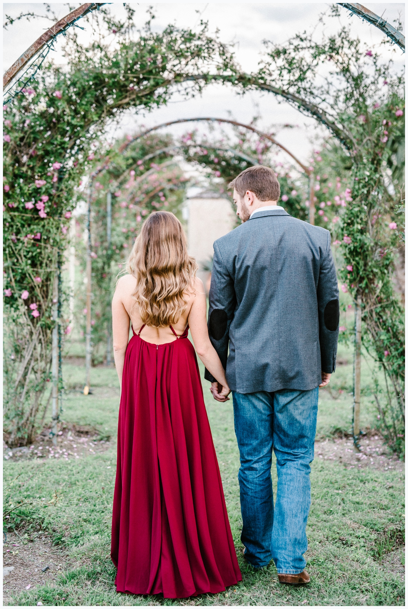 joslyn-holtfort-photography-engagement-session-le-san-michele-buda-texas_0014