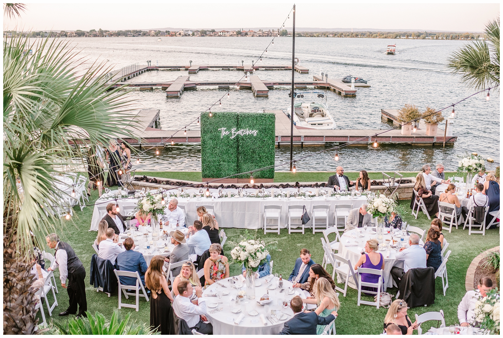 Stunning Neutral Florals for Al Fresco Waterfront Reception Tables